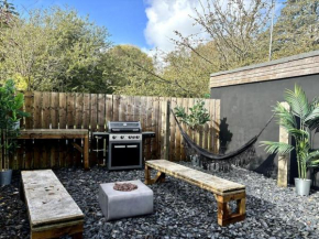 The Cabin Fire Pit and BBQ